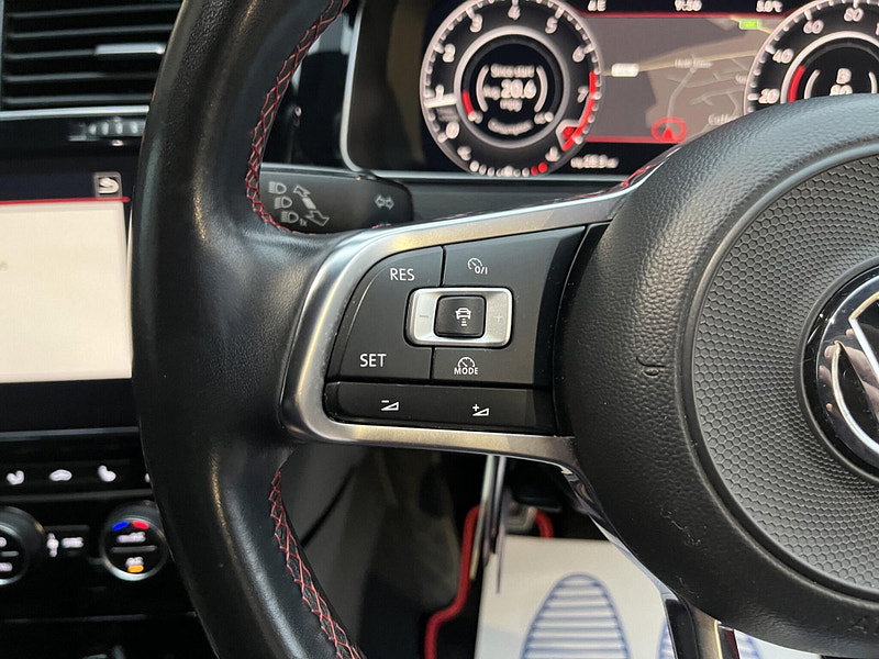 Volkswagen Golf 2.0 TSI GTI Euro 6 (s/s) 3dr