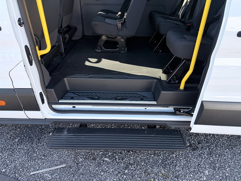 Ford Transit 2.0 460 EcoBlue Trend Minibus Double Cab 5dr Diesel Manual RWD L4 H3 Euro 6 (s/s) (17 Seat, DRW) (130 ps)