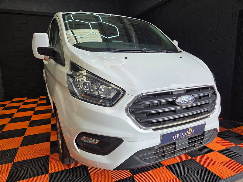 Ford Transit Custom 2.0 300 EcoBlue Limited Crew Van Double Cab 5dr Diesel Manual L2 H1 Euro 6 (s/s) (130 ps)