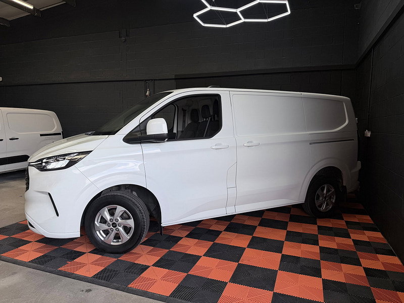 Ford Transit Custom 2.0 320 EcoBlue Limited Panel Van 5dr Diesel Manual L1 H1 Euro 6 (s/s) (136 ps)