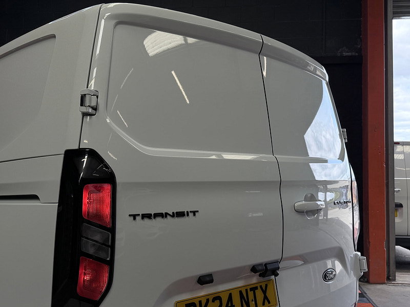 Ford Transit Custom 2.0 320 EcoBlue Limited Panel Van 5dr Diesel Manual L1 H1 Euro 6 (s/s) (136 ps)