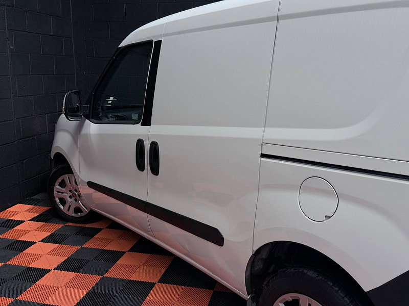 Fiat Doblo 1.6 MultijetII Tecnico Panel Van 4dr Diesel Manual L1 H1 Euro 6 (s/s) (90 bhp)