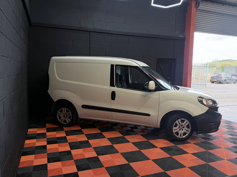 Fiat Doblo 1.6 MultijetII Tecnico Panel Van 4dr Diesel Manual L1 H1 Euro 6 (s/s) (90 bhp)
