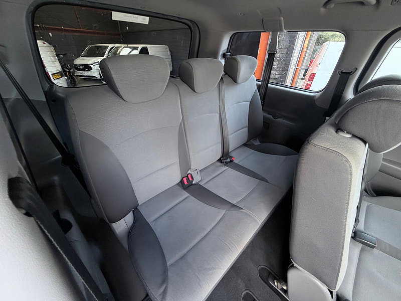 Hyundai I800 2.5 CRDi SE MPV 5dr Diesel Auto Euro 6 (170 ps)
