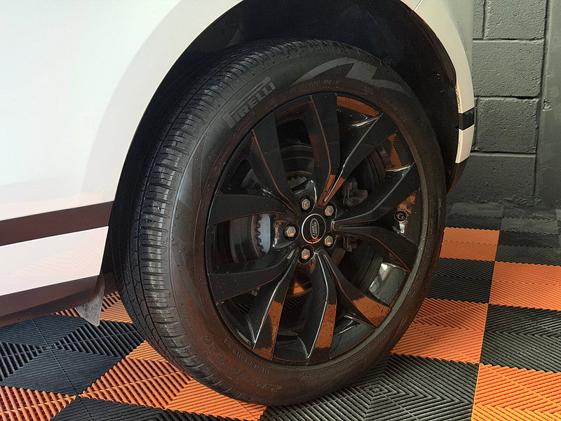 Land Rover Range Rover Evoque 1.5 P300e 12.2kWh HSE SUV 5dr Petrol Plug-in Hybrid Auto 4WD Euro 6 (s/s) (309 ps)