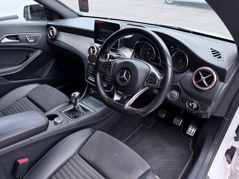 Mercedes-Benz CLA 1.6 CLA180 AMG Line Coupe 4dr Petrol Manual Euro 6 (s/s) (122 ps)