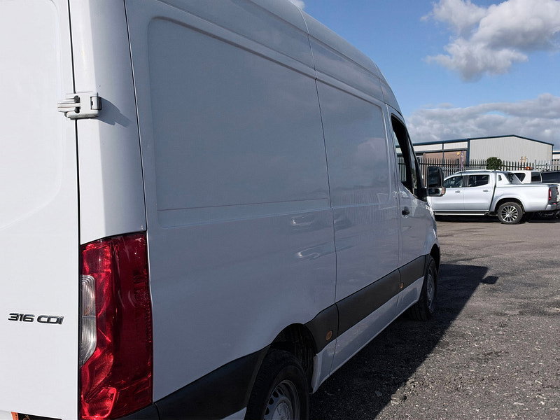 Mercedes-Benz Sprinter 2.1 316 CDI Panel Van 5dr Diesel Manual RWD L2 H2 Euro 6 (163 ps)
