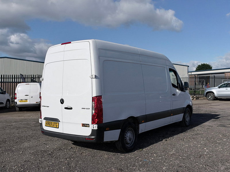 Mercedes-Benz Sprinter 2.1 316 CDI Panel Van 5dr Diesel Manual RWD L2 H2 Euro 6 (163 ps)