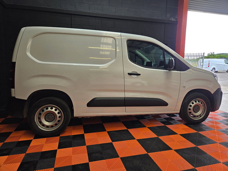 Peugeot Partner 1.5 BlueHDi 1000 Professional Premium + Standard Panel Van 5dr Diesel Manual SWB Euro 6 (s/s) (100 bhp)