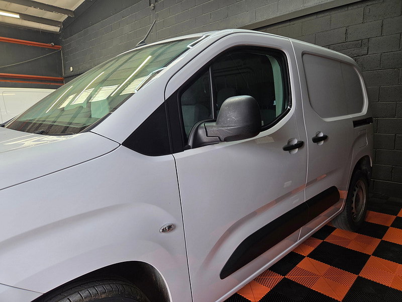 Peugeot Partner 1.5 BlueHDi 1000 Professional Premium + Standard Panel Van 5dr Diesel Manual SWB Euro 6 (s/s) (100 bhp)