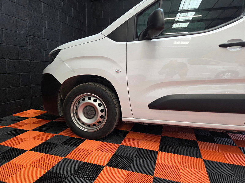 Peugeot Partner 1.5 BlueHDi 1000 Professional Premium + Standard Panel Van 5dr Diesel Manual SWB Euro 6 (s/s) (100 bhp)