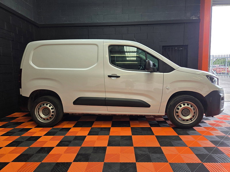 Peugeot Partner 1.5 BlueHDi 1000 Professional Premium + Standard Panel Van 5dr Diesel Manual SWB Euro 6 (s/s) (100 bhp)