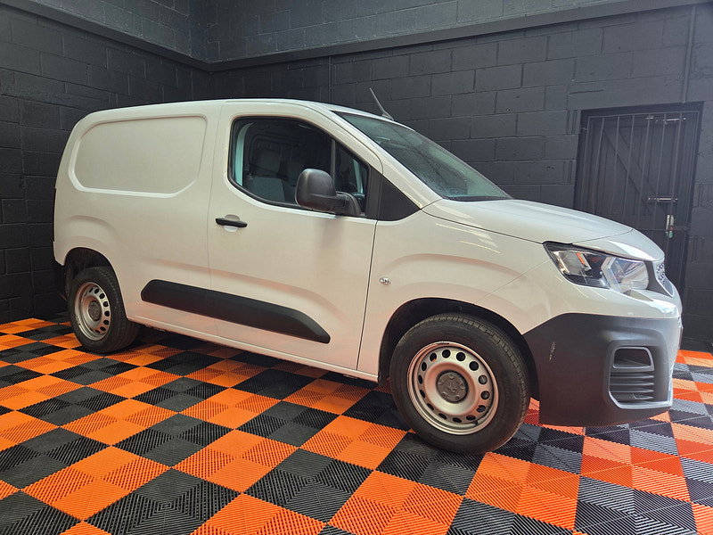 Peugeot Partner 1.5 BlueHDi 1000 Professional Premium + Standard Panel Van 5dr Diesel Manual SWB Euro 6 (s/s) (100 bhp)