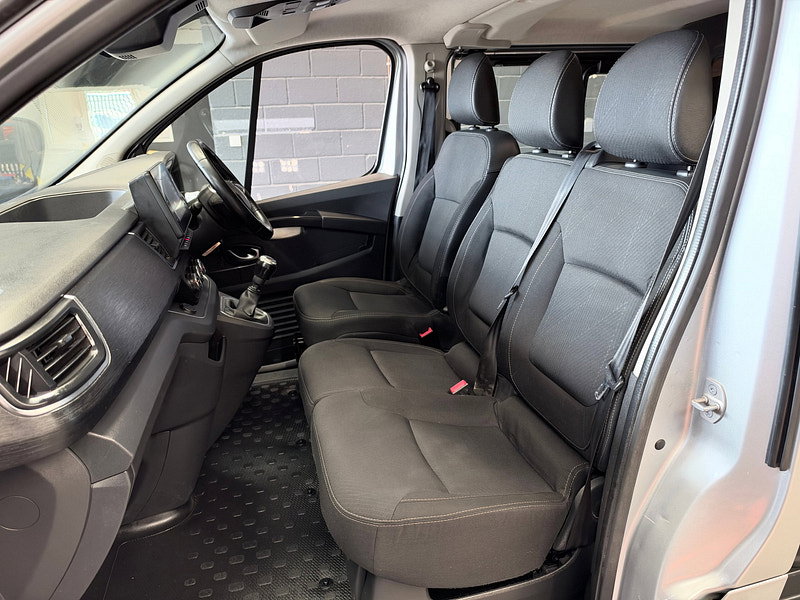Renault Trafic 2.0 dCi Blue LL30 Sport Crew Van Double Cab 6dr Diesel Manual L2 H1 Euro 6 (s/s) (150 ps)