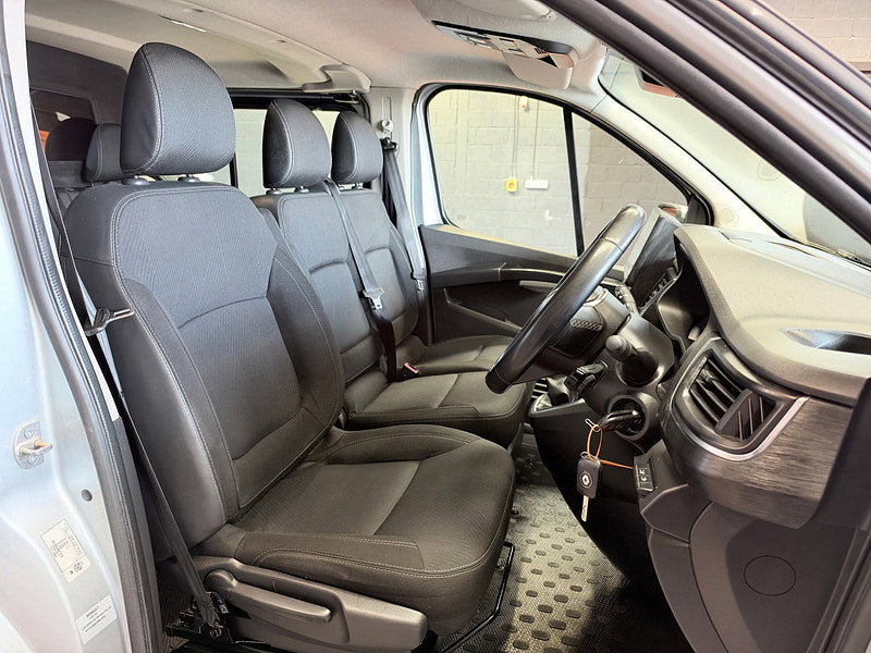 Renault Trafic 2.0 dCi Blue LL30 Sport Crew Van Double Cab 6dr Diesel Manual L2 H1 Euro 6 (s/s) (150 ps)