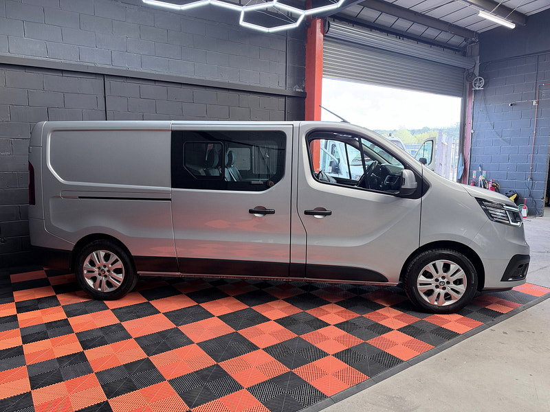 Renault Trafic 2.0 dCi Blue LL30 Sport Crew Van Double Cab 6dr Diesel Manual L2 H1 Euro 6 (s/s) (150 ps)