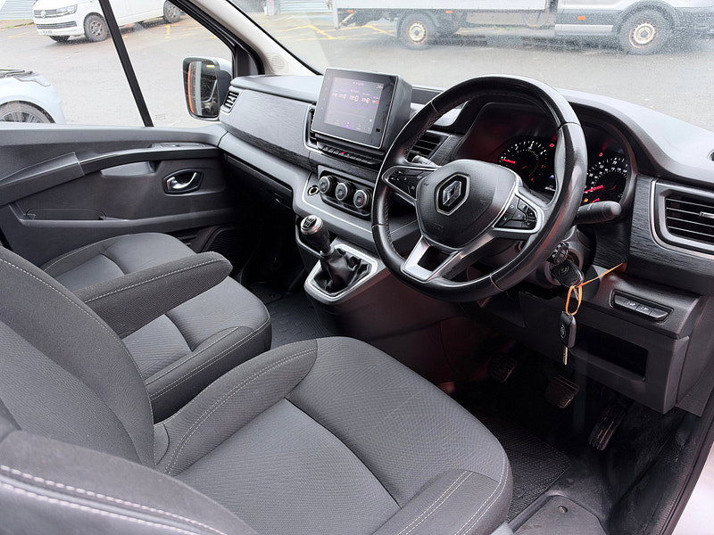 Renault Trafic 2.0 dCi Blue LL30 Sport Crew Van Double Cab 6dr Diesel Manual L2 H1 Euro 6 (s/s) (150 ps)