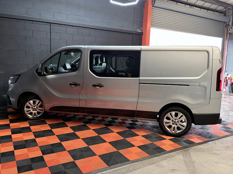 Renault Trafic 2.0 dCi Blue LL30 Sport Crew Van Double Cab 6dr Diesel Manual L2 H1 Euro 6 (s/s) (150 ps)