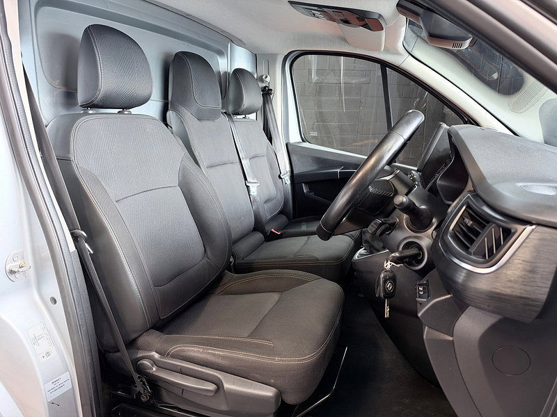 Renault Trafic 2.0 dCi Blue SL28 Sport Panel Van 5dr Diesel Manual L1 H1 Euro 6 (s/s) (130 ps)