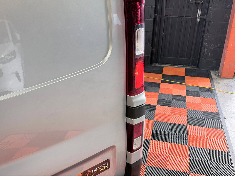 Renault Trafic 2.0 dCi Blue SL28 Sport Panel Van 5dr Diesel Manual L1 H1 Euro 6 (s/s) (130 ps)