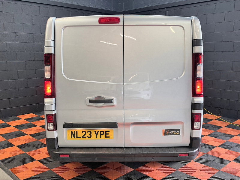 Renault Trafic 2.0 dCi Blue SL28 Sport Panel Van 5dr Diesel Manual L1 H1 Euro 6 (s/s) (130 ps)