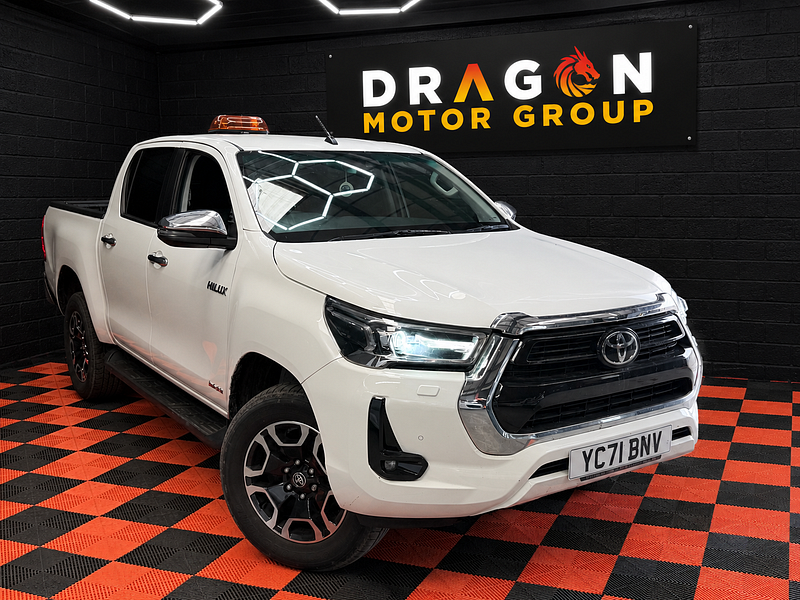 Toyota Hilux 2.8 D-4D Invincible Pickup Double Cab 4dr Diesel Auto 4WD Euro 6 (s/s) (204 ps)