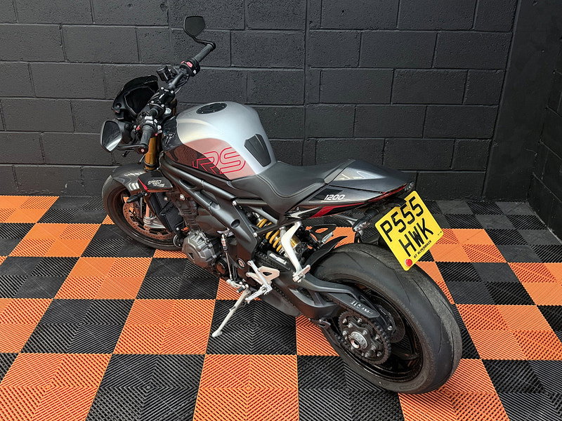 Triumph Speed Triple 1200 1200 RS Naked Petrol Manual X-ring Euro 5 (183 ps)