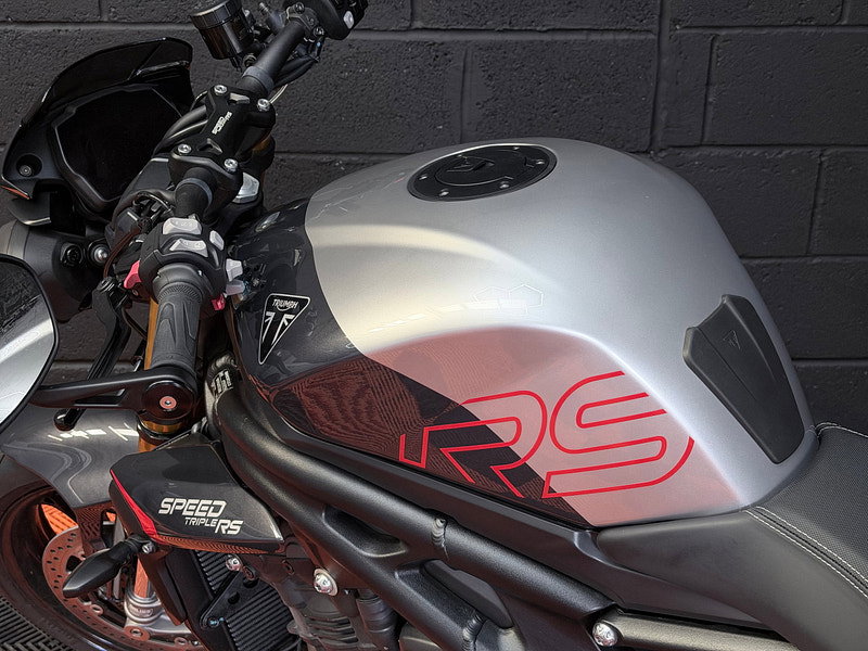 Triumph Speed Triple 1200 1200 RS Naked Petrol Manual X-ring Euro 5 (183 ps)