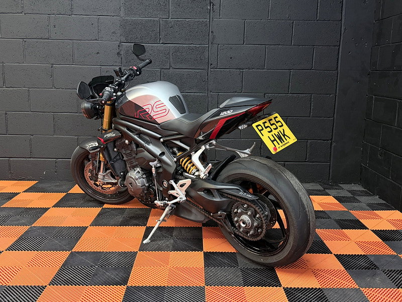 Triumph Speed Triple 1200 1200 RS Naked Petrol Manual X-ring Euro 5 (183 ps)