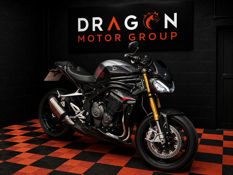 Triumph Speed Triple 1200 1200 RS Naked Petrol Manual X-ring Euro 5 (183 ps)
