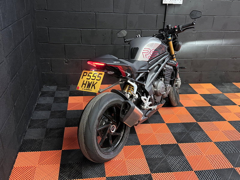 Triumph Speed Triple 1200 1200 RS Naked Petrol Manual X-ring Euro 5 (183 ps)