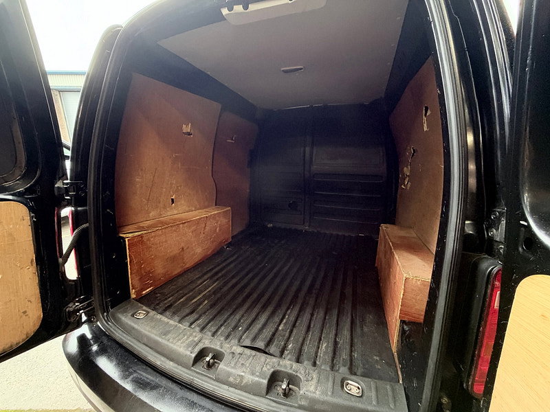 Volkswagen Caddy 2.0 TDI C20 BlueMotion Tech Black Edition Panel Van 5dr Diesel Manual SWB Euro 6 (s/s) (102 ps)