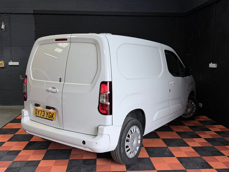 Vauxhall Combo 1.5 Turbo D 2300 Pro Panel Van 5dr Diesel Manual L1 H1 Euro 6 (s/s) (100 ps)