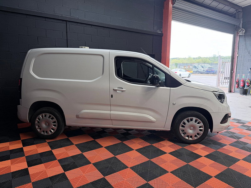 Vauxhall Combo 1.5 Turbo D 2300 Pro Panel Van 5dr Diesel Manual L1 H1 Euro 6 (s/s) (100 ps)