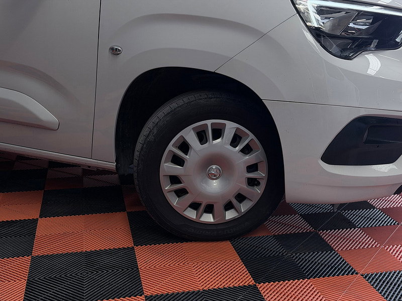 Vauxhall Combo 1.5 Turbo D 2300 Pro Panel Van 5dr Diesel Manual L1 H1 Euro 6 (s/s) (100 ps)