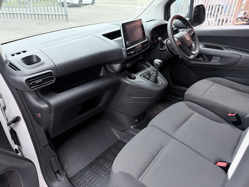 Vauxhall Combo 1.5 Turbo D 2300 Pro Panel Van 5dr Diesel Manual L1 H1 Euro 6 (s/s) (100 ps)
