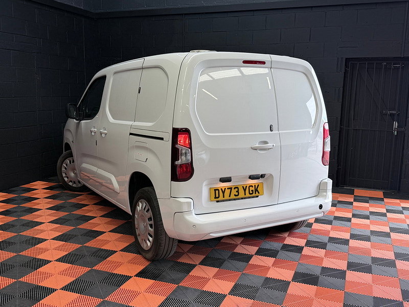 Vauxhall Combo 1.5 Turbo D 2300 Pro Panel Van 5dr Diesel Manual L1 H1 Euro 6 (s/s) (100 ps)