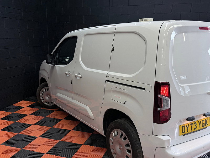 Vauxhall Combo 1.5 Turbo D 2300 Pro Panel Van 5dr Diesel Manual L1 H1 Euro 6 (s/s) (100 ps)