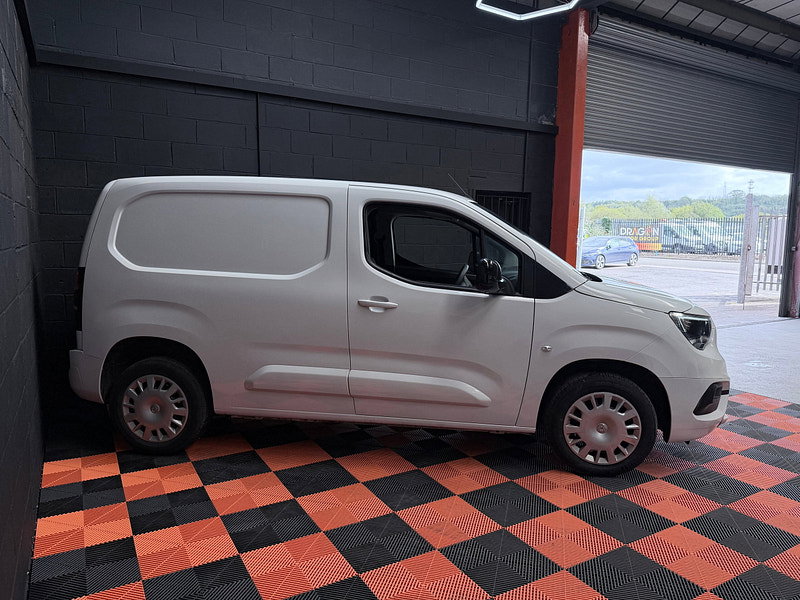 Vauxhall Combo 1.5 Turbo D 2300 Pro Panel Van 5dr Diesel Manual L1 H1 Euro 6 (s/s) (100 ps)