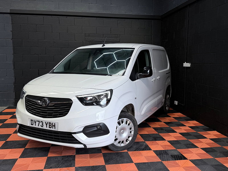 Vauxhall Combo 1.5 Turbo D 2300 Pro Panel Van 5dr Diesel Manual L1 H1 Euro 6 (s/s) (100 ps)