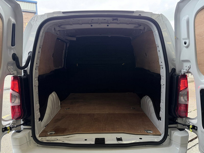 Vauxhall Combo 1.5 Turbo D 2300 Pro Panel Van 5dr Diesel Manual L1 H1 Euro 6 (s/s) (100 ps)
