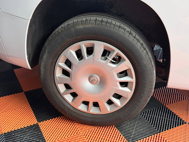 Vauxhall Combo 1.5 Turbo D 2300 Sportive Panel Van 5dr Diesel Manual L1 H1 Euro 6 (100 ps)