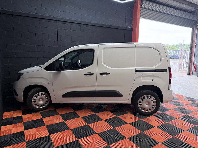 Vauxhall Combo 1.5 Turbo D 2300 Sportive Panel Van 5dr Diesel Manual L1 H1 Euro 6 (100 ps)
