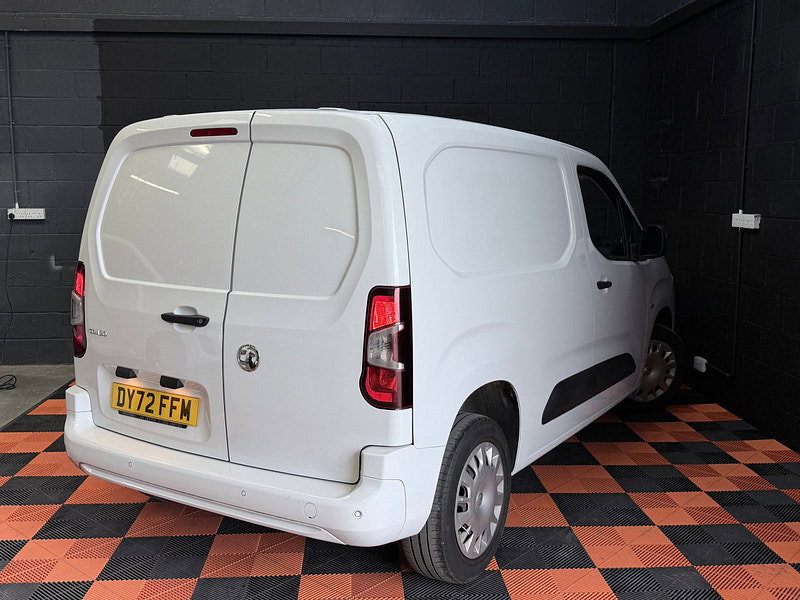 Vauxhall Combo 1.5 Turbo D 2300 Sportive Panel Van 5dr Diesel Manual L1 H1 Euro 6 (100 ps)