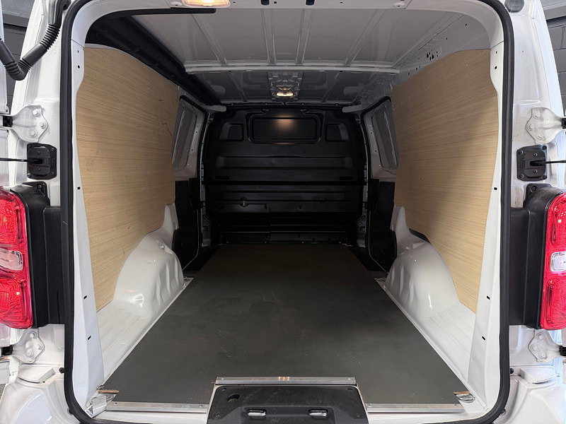 Vauxhall Vivaro 1.5 Turbo D 2900 Pro Panel Van 6dr Diesel Manual L2 H1 Euro 6 (s/s) (100 ps)