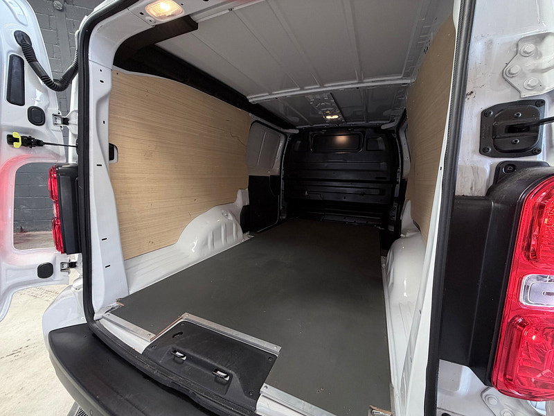 Vauxhall Vivaro 1.5 Turbo D 2900 Pro Panel Van 6dr Diesel Manual L2 H1 Euro 6 (s/s) (100 ps)
