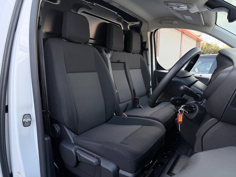 Vauxhall Vivaro 1.5 Turbo D 2900 Pro Panel Van 6dr Diesel Manual L2 H1 Euro 6 (s/s) (100 ps)
