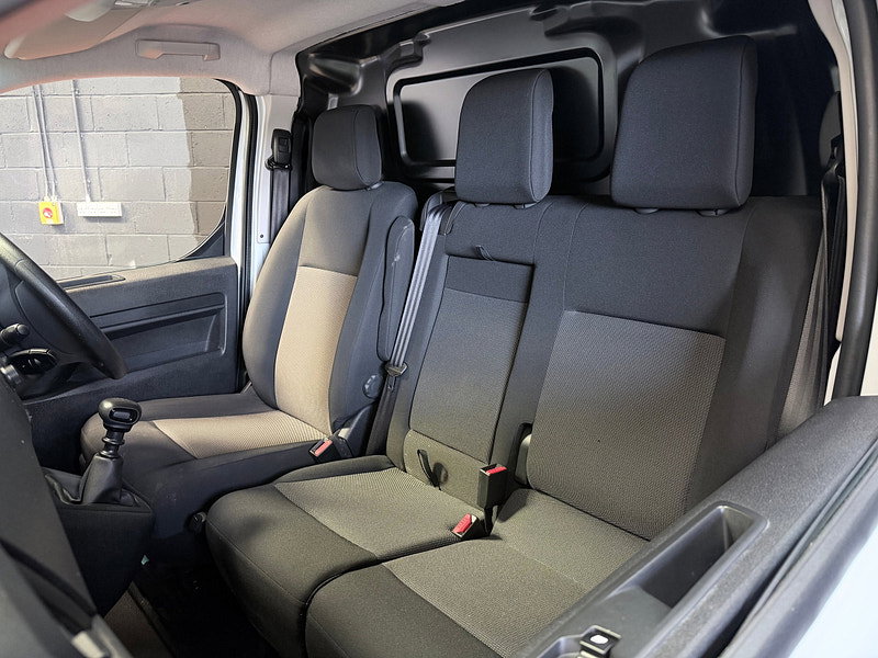 Vauxhall Vivaro 1.5 Turbo D 2900 Pro Panel Van 6dr Diesel Manual L2 H1 Euro 6 (s/s) (100 ps)