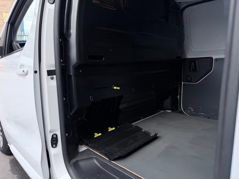 Vauxhall Vivaro 1.5 Turbo D 2900 Pro Panel Van 6dr Diesel Manual L2 H1 Euro 6 (s/s) (100 ps)