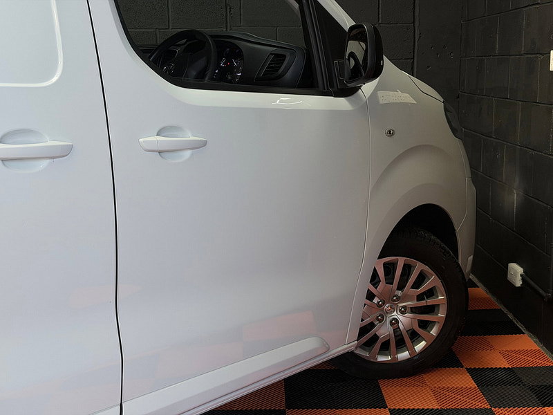 Vauxhall Vivaro 1.5 Turbo D 2900 Pro Panel Van 6dr Diesel Manual L2 H1 Euro 6 (s/s) (100 ps)